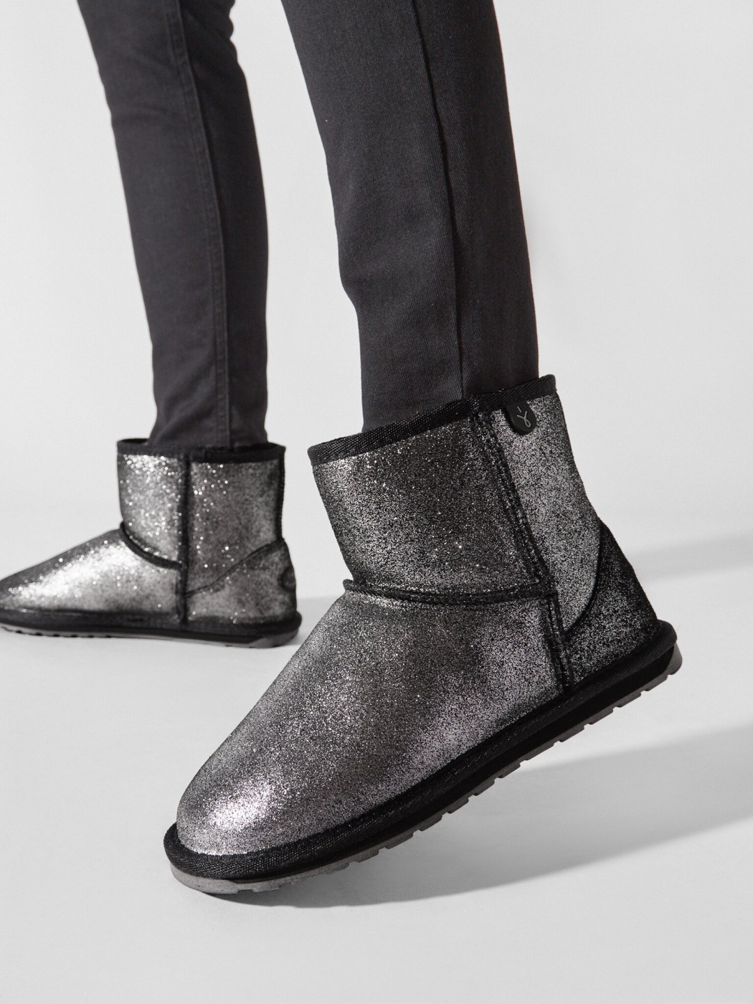 Sněhule EMU Australia Wallaby Mini Metallic Teens T12358 Černá