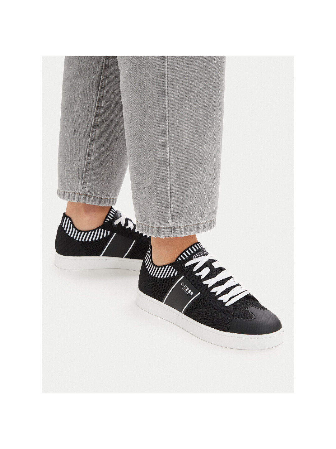 Sneakersy Guess FLPJRX FAB12 Černá