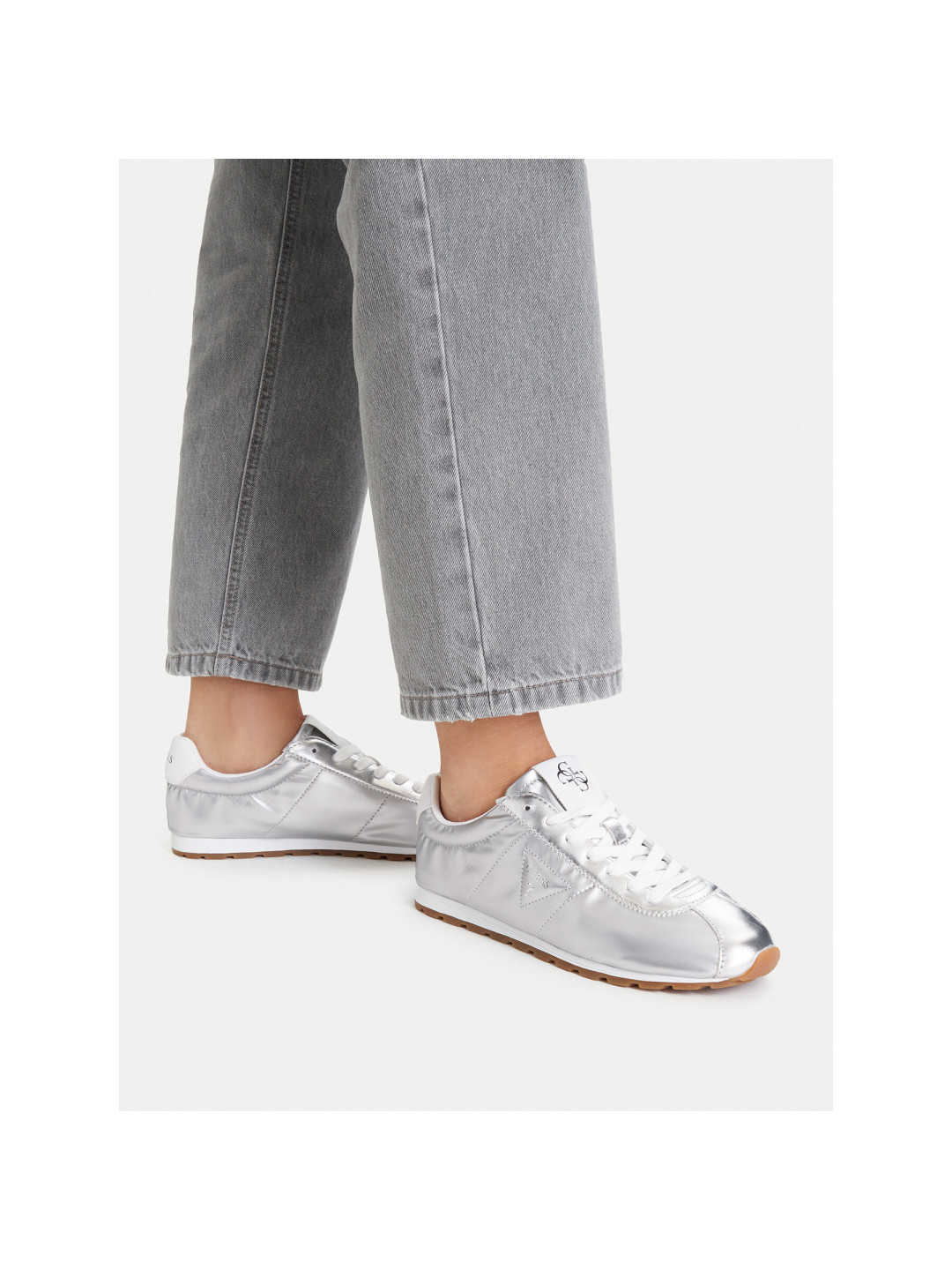 Sneakersy Guess FLPTH2 FAM12 Stříbrná