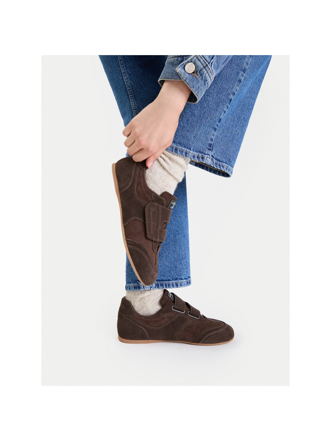 Sneakersy Guess Jeans EO-GSJ0906 Hnědá