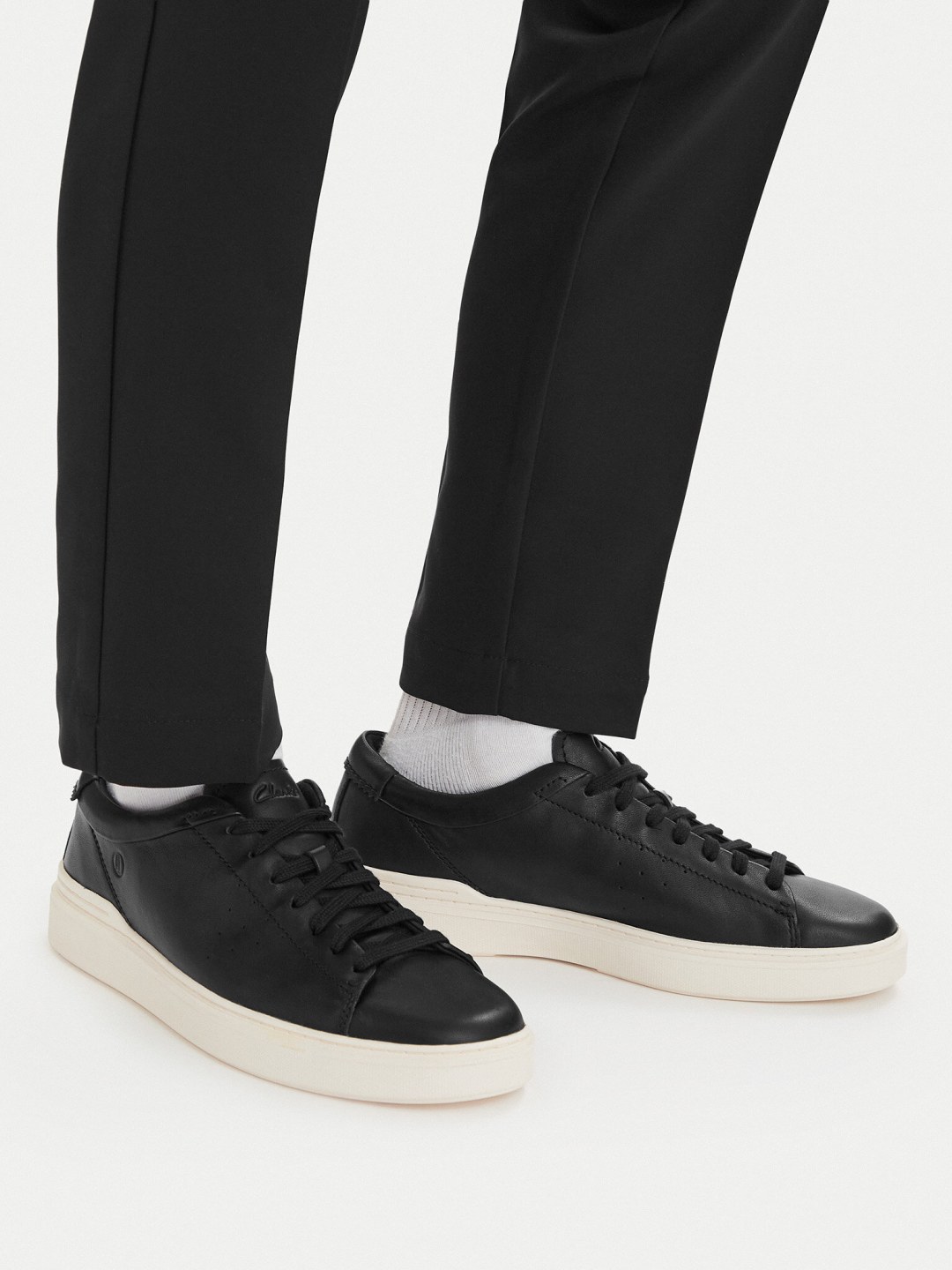 Sneakersy Clarks Craft Swift 26176129 Černá