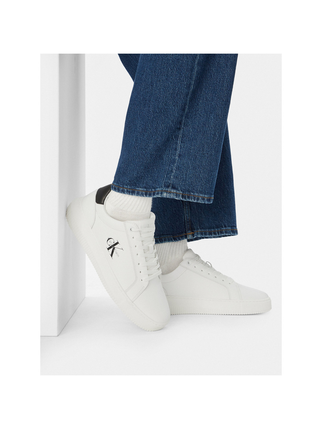 Sneakersy Calvin Klein Jeans YM0YM01317 Bílá